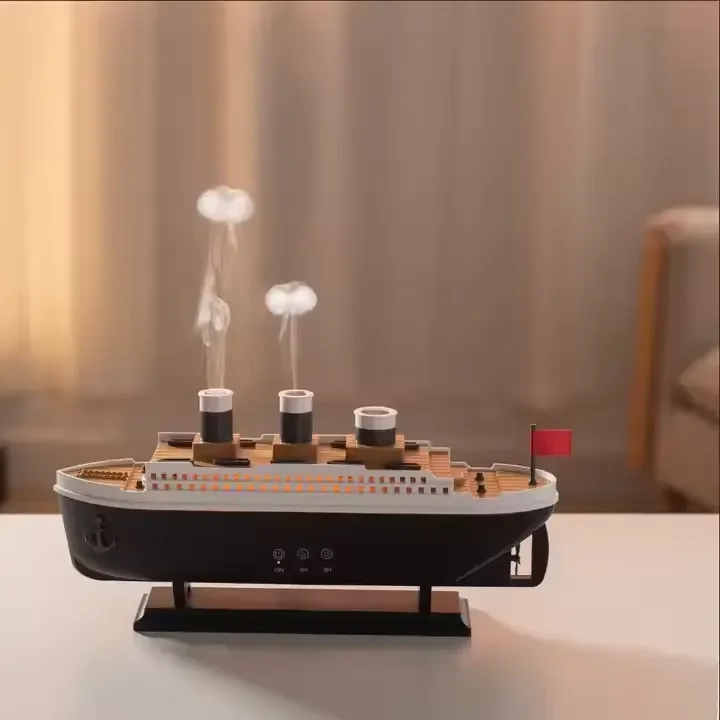 New Steamship Design 250ml Ultrasonic Dynamic Jellyfish Humidifier Smoke Rings Fragrance Boat Aroma Diffuser With Remote