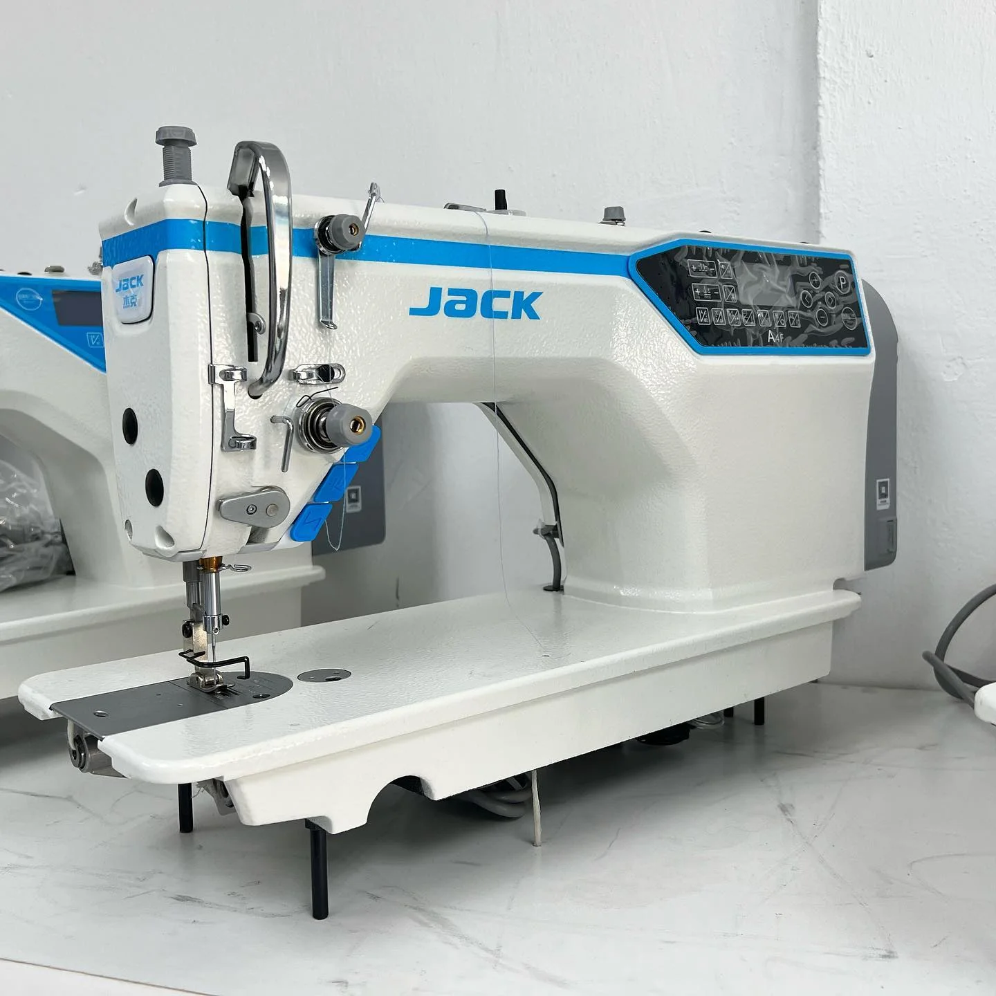High speed brand New Jack A4F High Speed Flatbed Lockstitch Industrial Sewing Machines with good price