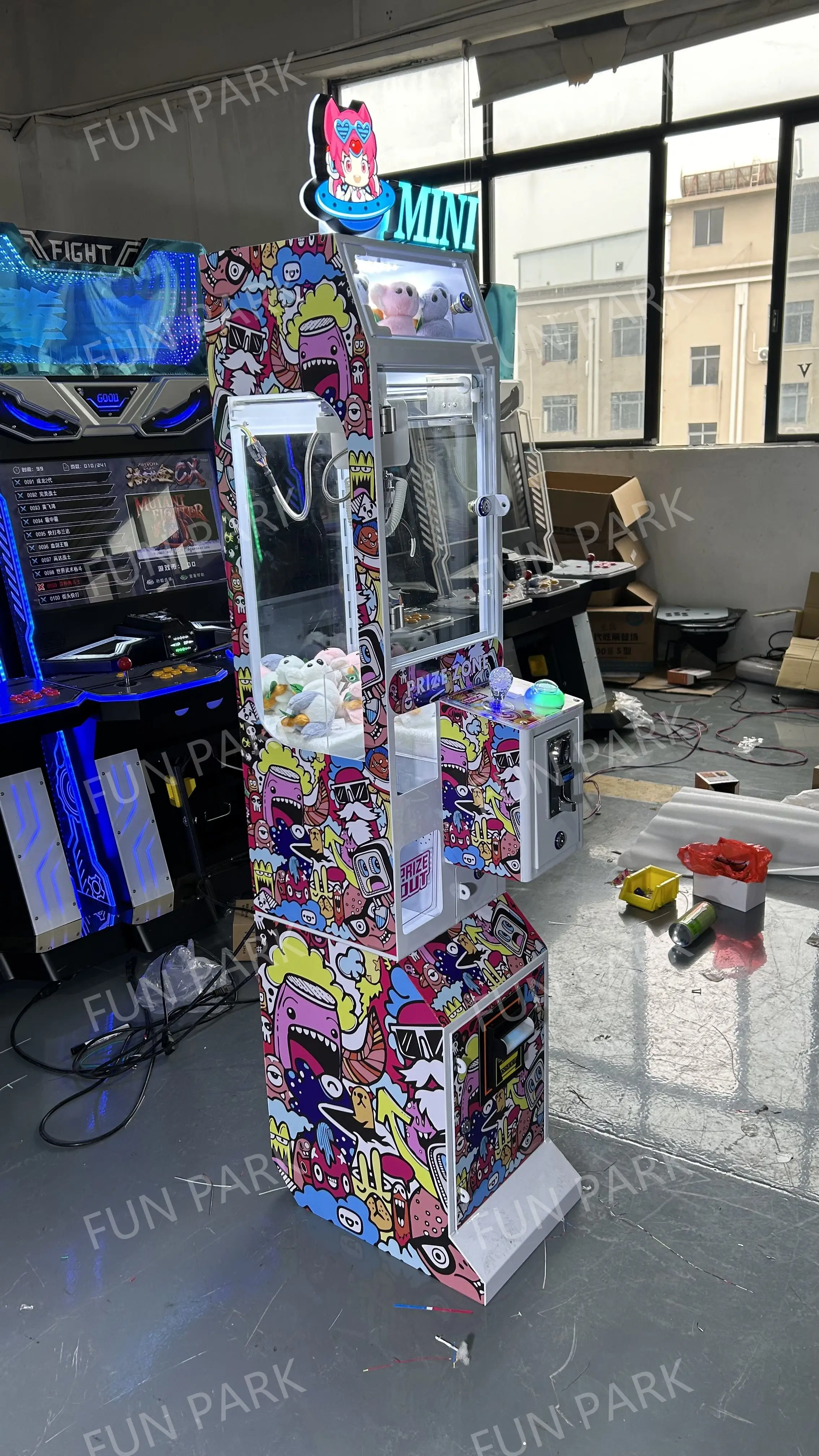 Direct Factory Manufacturer Coin-Operated Mini Toy Crane Machine for Entertainment Centers