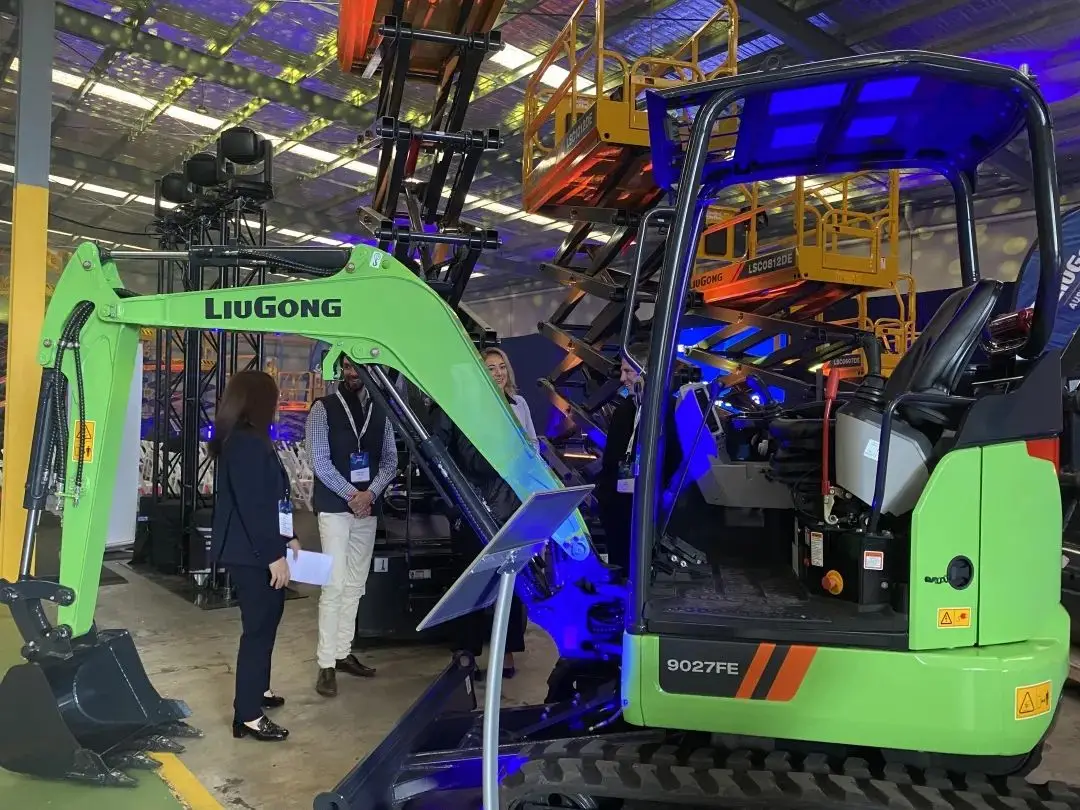 9027FE LIUGONG 2.7 Ton Engine Excavator Small electric Mini excavator electric  Crawler Excavator