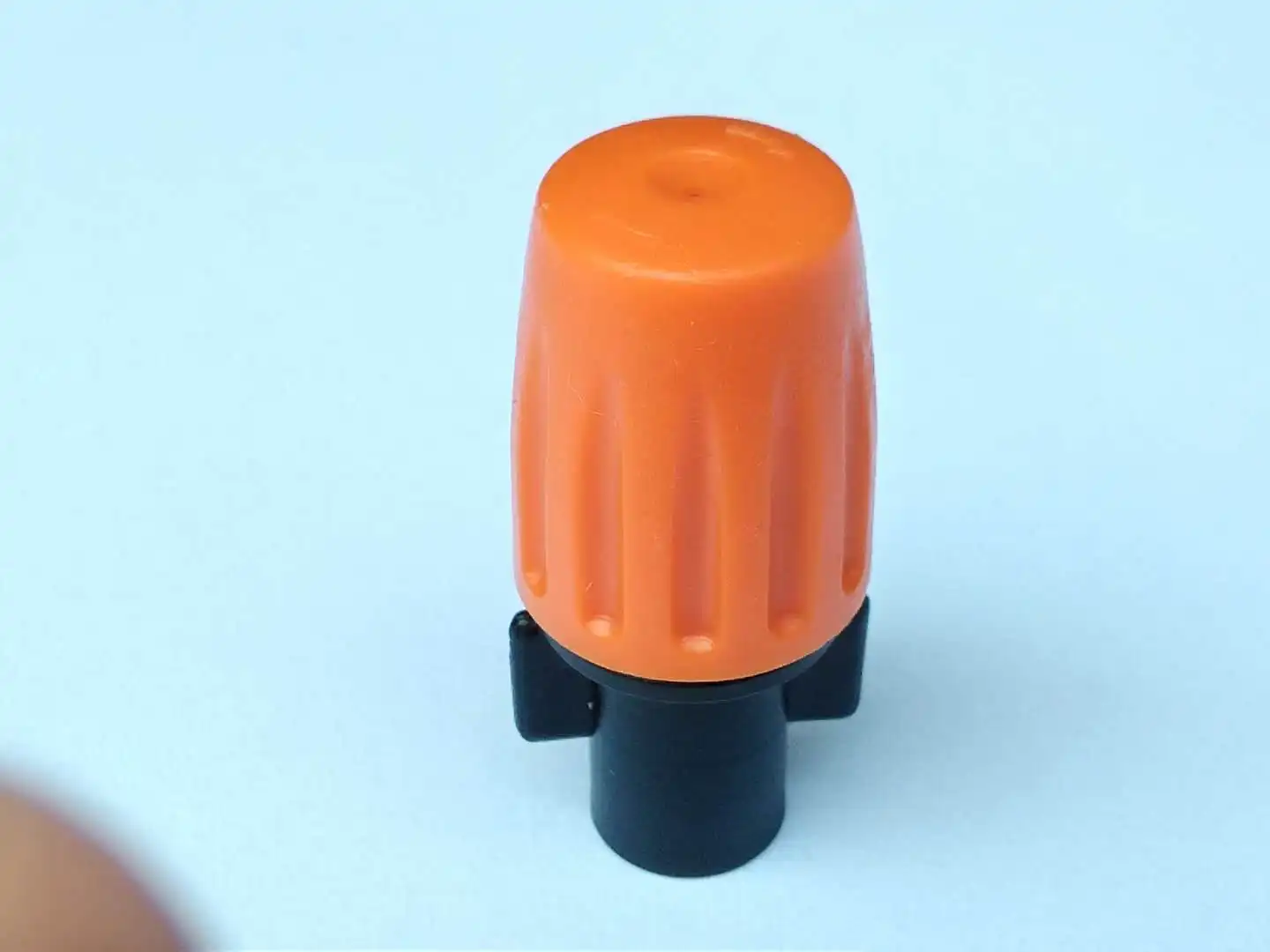 Hanging Accessary Garden Water Atomizing Micro Sprinkler Greenhouse Irrigation System Four Outlet Mist nozzle