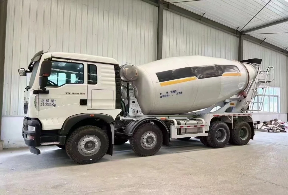 China 12-14 Cubic Meter 8*4 Ready Mix Concrete Truck Efficient Cement Transport Vehicle For Construction Projects