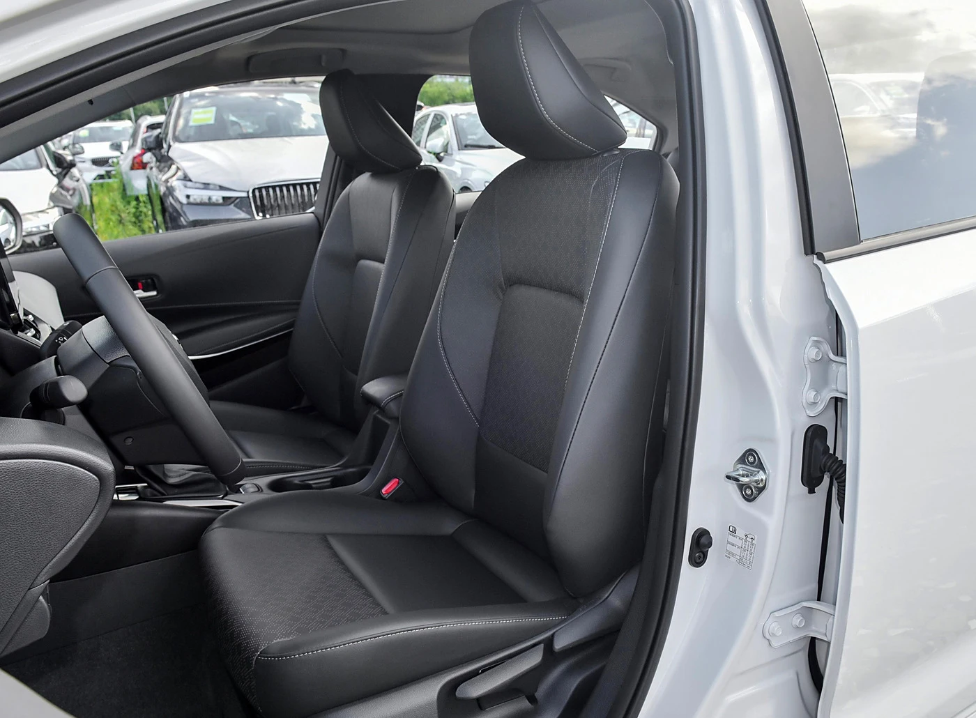 Toyo Ta Occasion 4*4 Compact SUV New Electric Petrol Passenger Car Auto Gear Box Left Steering Corollas Gasoline Hybrid China