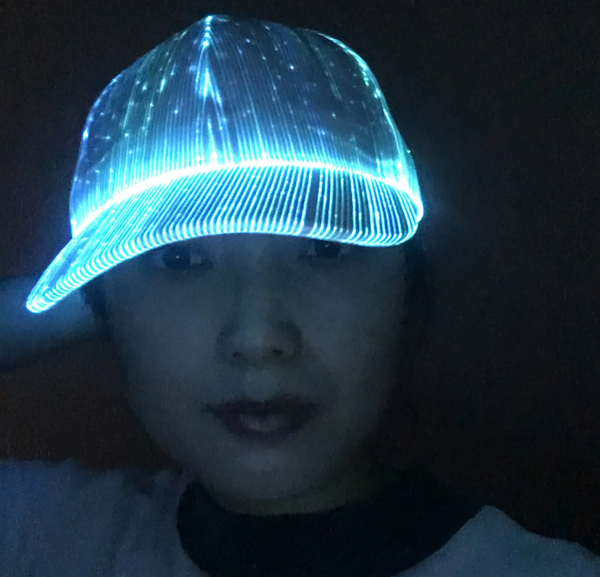 LINLI Светящиеся в темноте вечеринок 7 видов цветов со светящимся светодиодным бейсболка светодиодный волоконно-оптический шляпы для мужчин и женщин мужский Простый