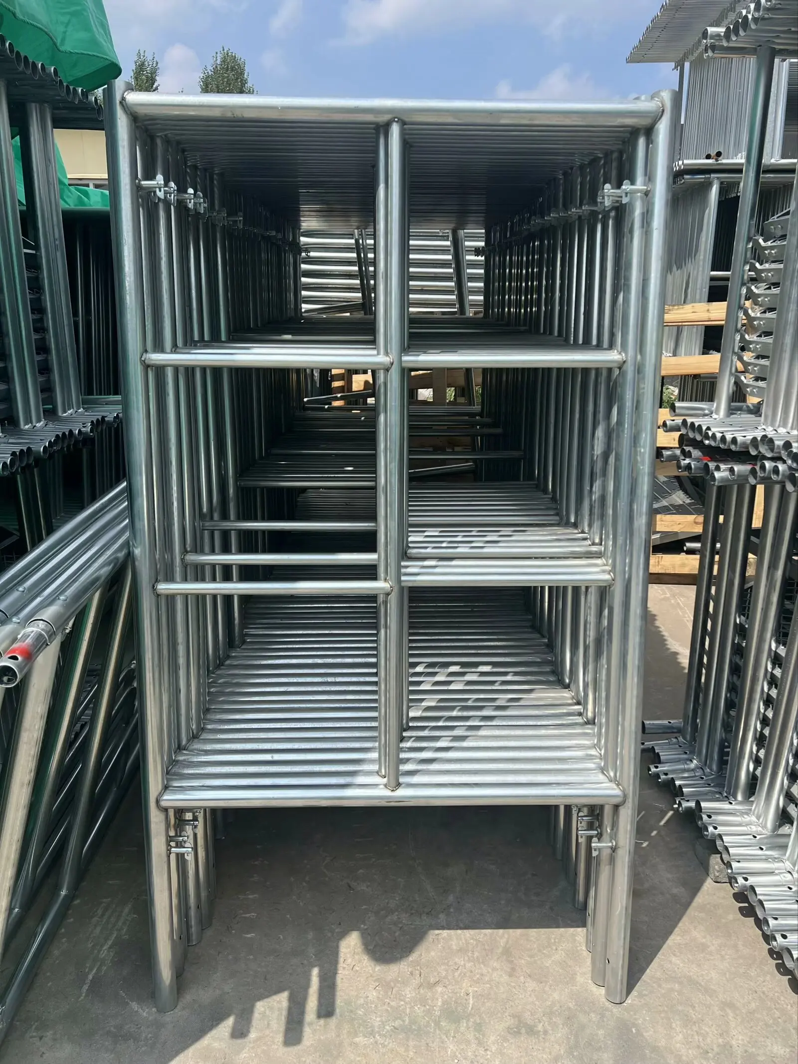 Factory High Quality Mobile Tower scaffolding H Frame Scaffold Construction Modern Design Style Walk through Frame galvanized