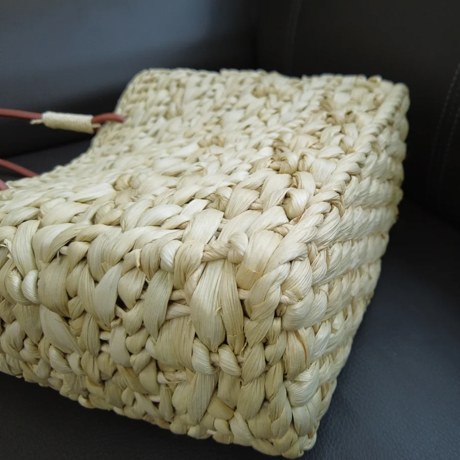 New Corn Husk Hand Woven Straw Bag Summer Beach Straw Bags Long Handle Bucket Handbag