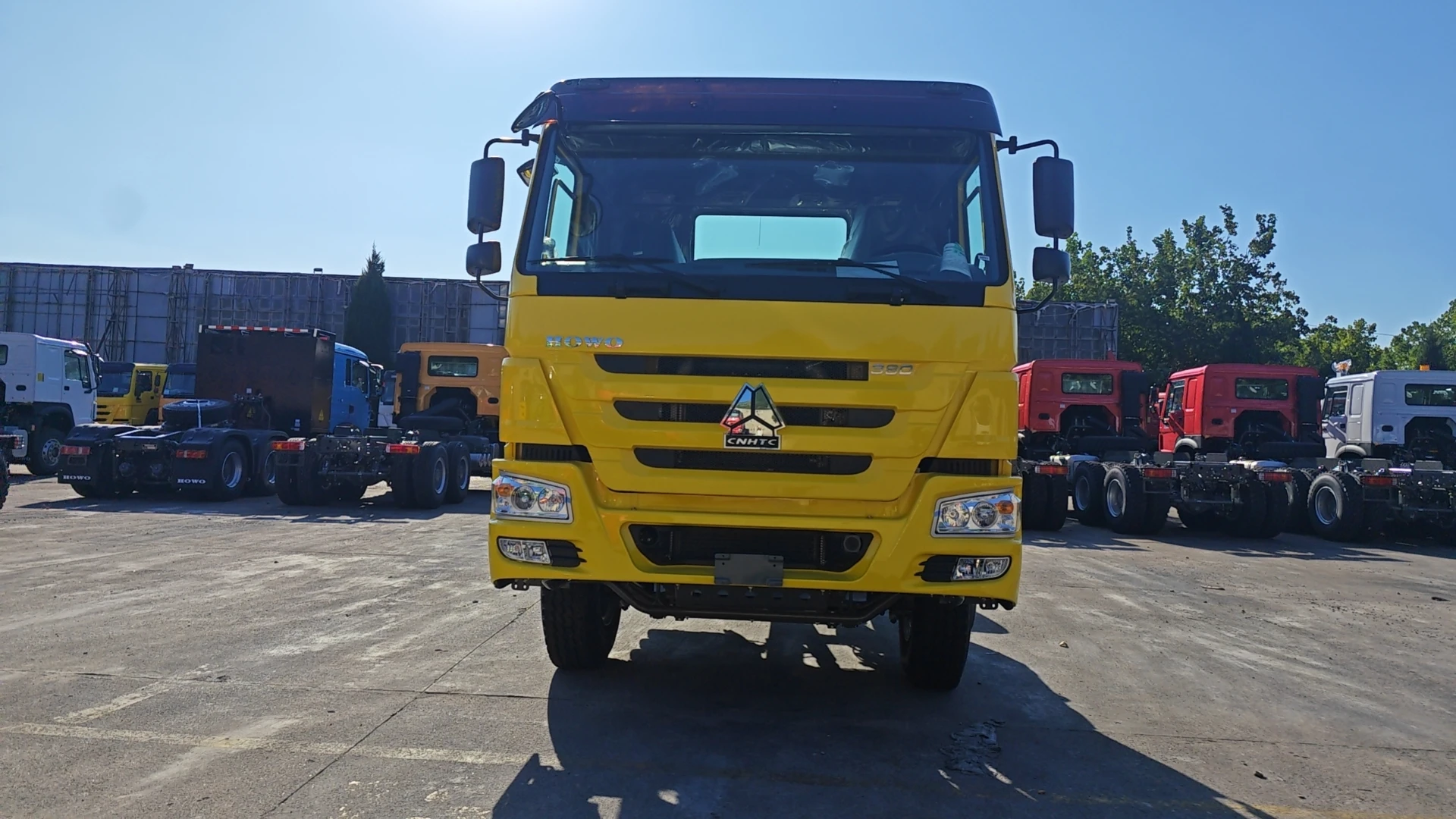 Sinotruk HOWO 380hp 6x4 10 10 Wheels  Truck Chassis