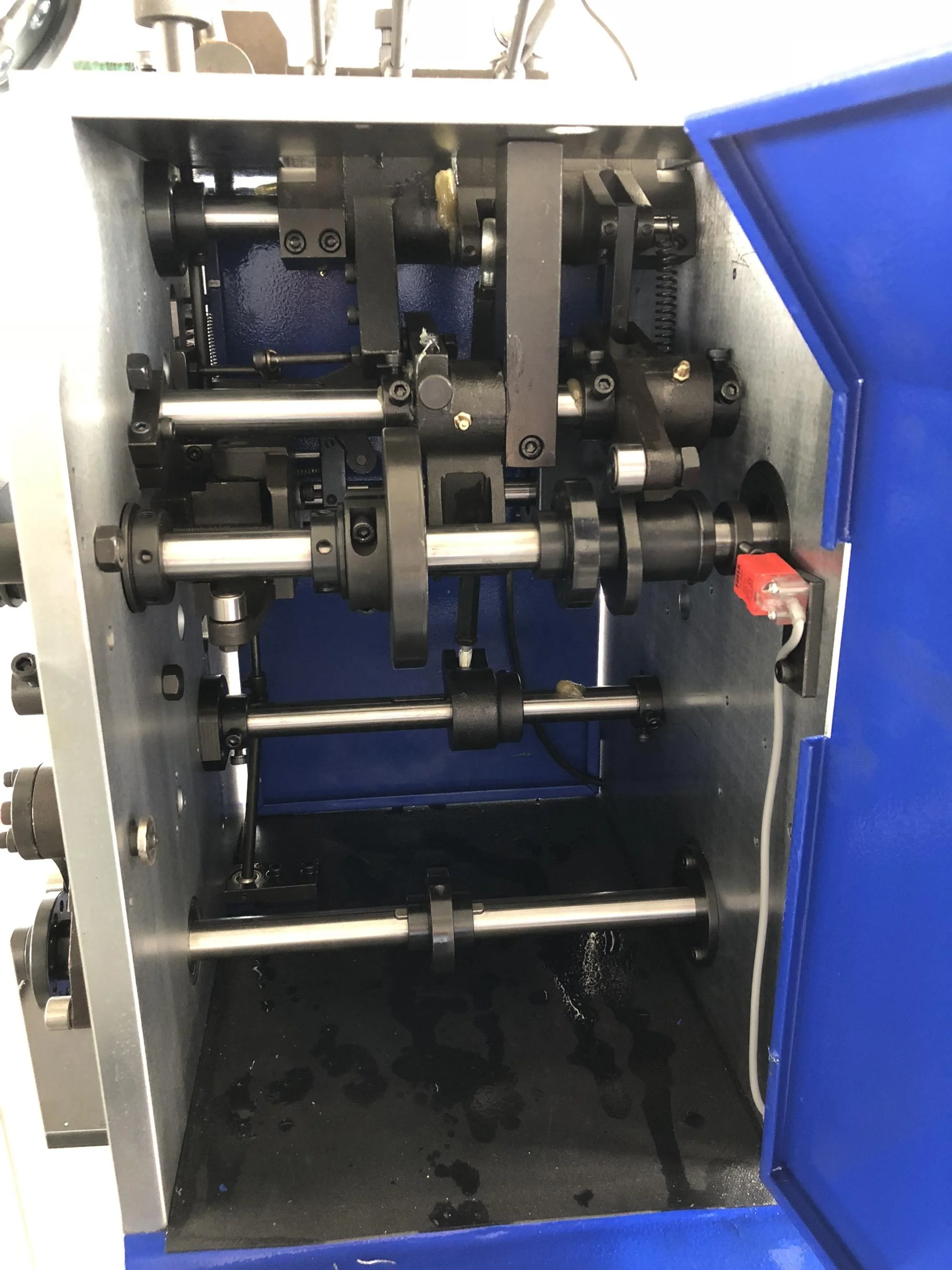 YF Brand Pedal Switch Control Curved Coil Zigzag Spring Bending Machine, Coil Spring Making Machine, Hanger Hook Machine