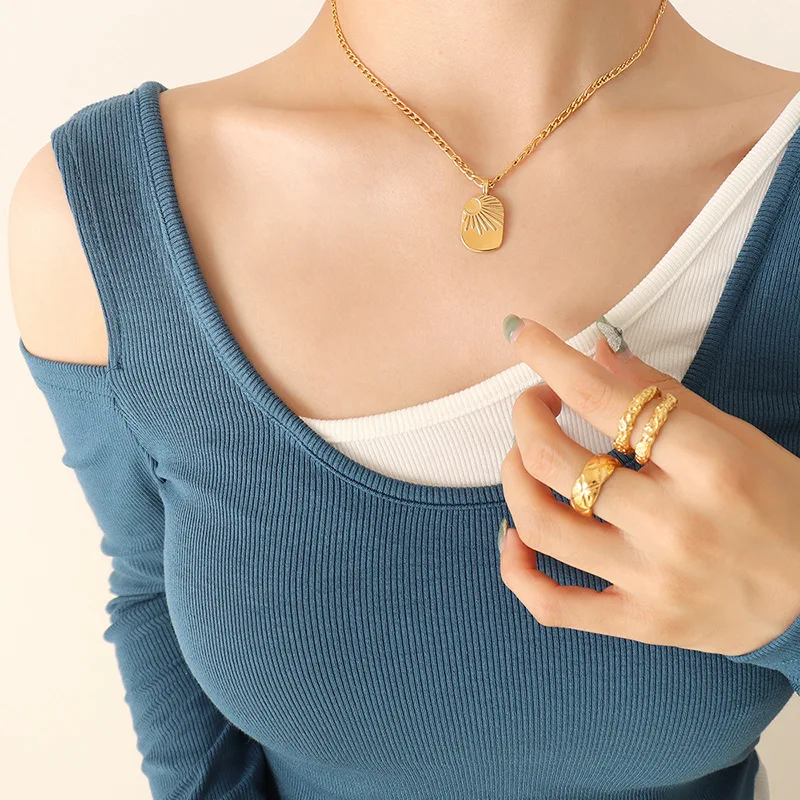 Joolim Jewelry 18K Gold Plated Vintage Sun Moon Burst Relief Oval Pendant Necklace Stainless Steel Jewelry Wholesale