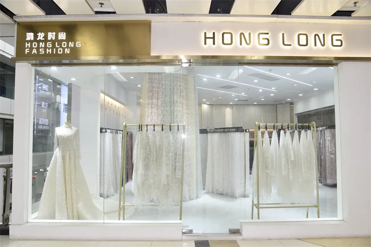 Exquisite all over white flower craft material 2022 new arrival design ball gown luxury beaded lace fabric for clothing