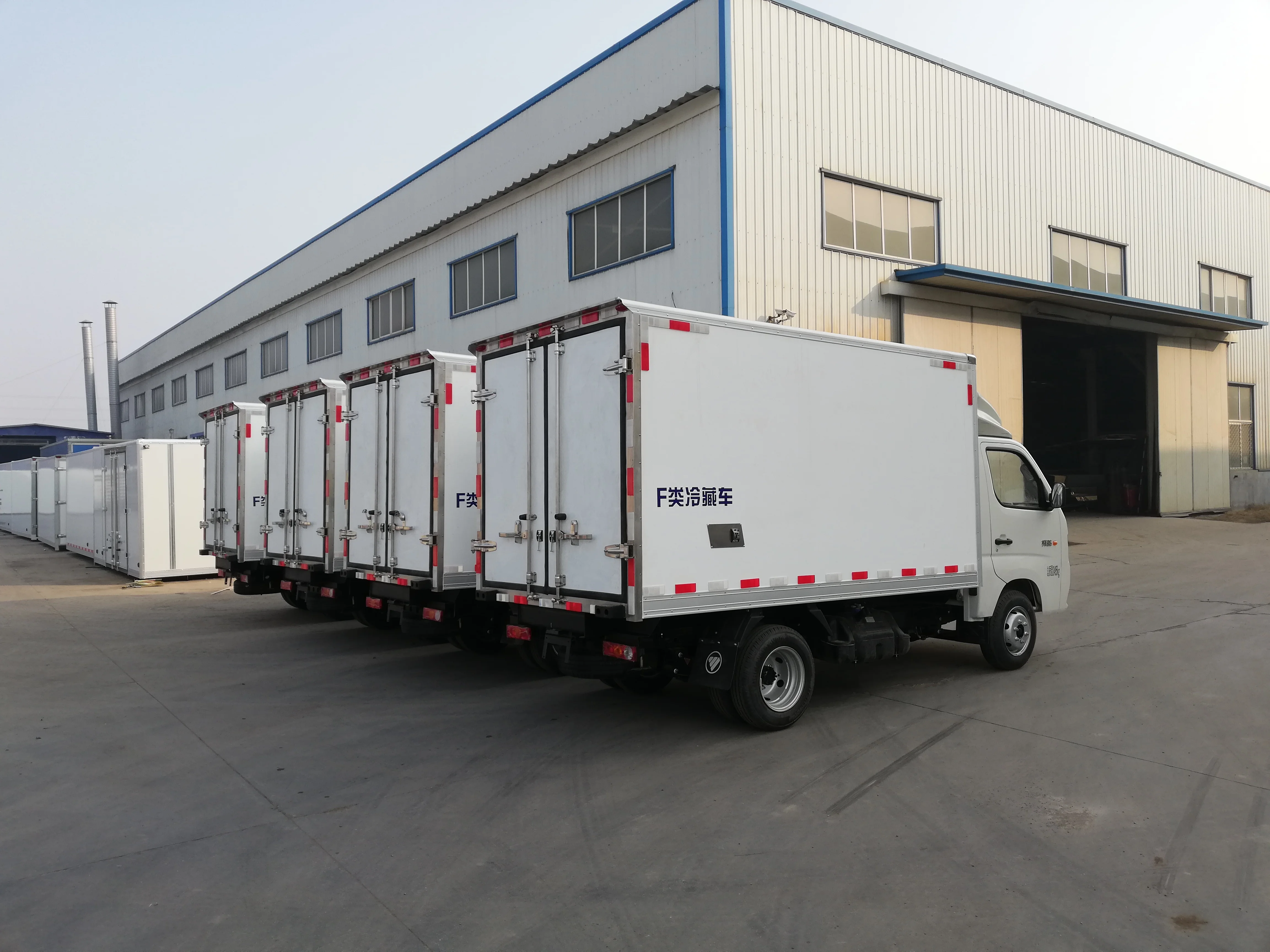 Professional Refrigerated Cold Room Van Truck Bodies Mini Refrigerated Truck