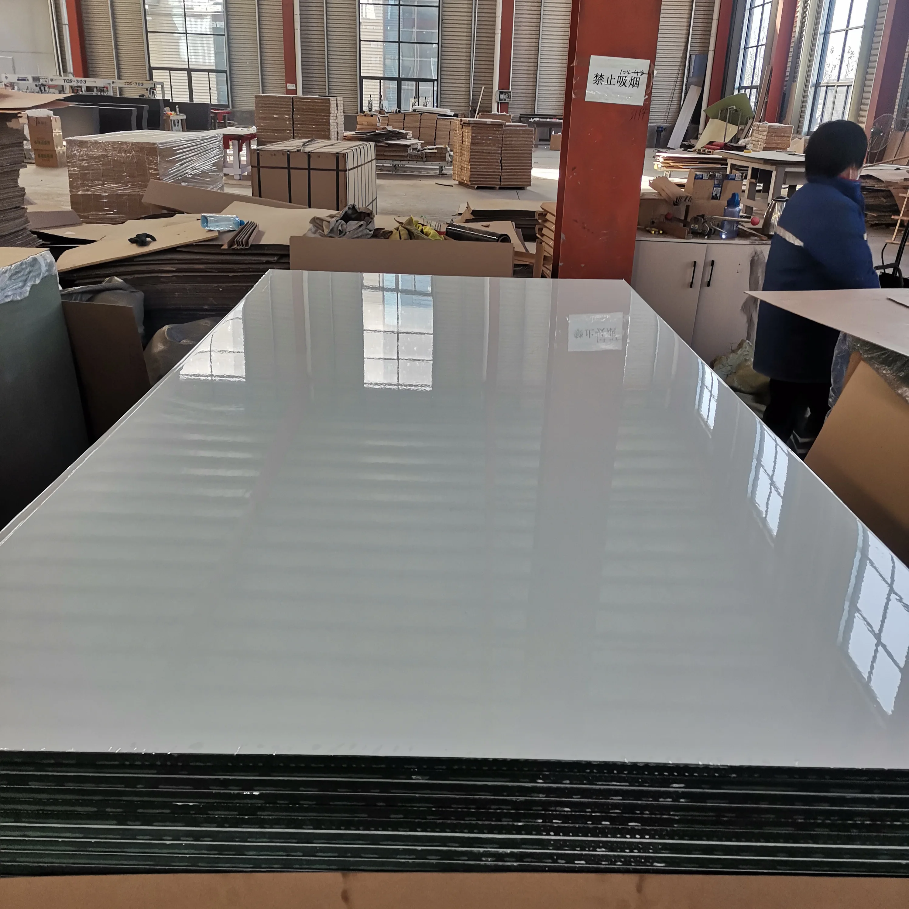 Modern 4x8 UV Coated MDF Board Moisture-Proof 18mm Thickness Cabinets Kitchen Home Furniture Meeting E0/E1 Formaldehyde Emission