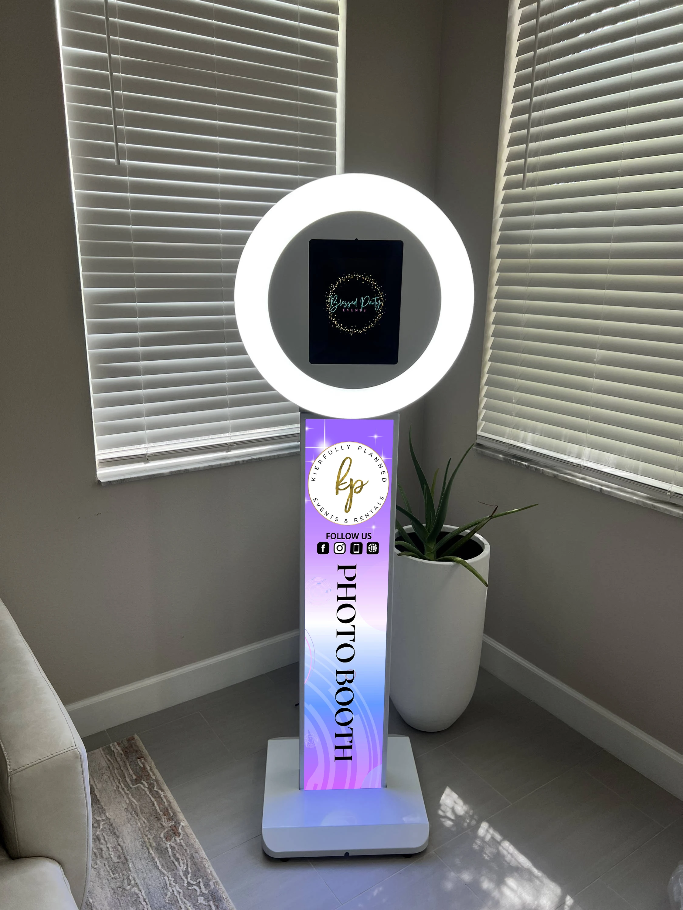 2024 New Popular Ipad Photo Booth With Free Logo Customization All In One Stand For 10.2/10.5/10.9/11 And 12.9 Inch Ipad