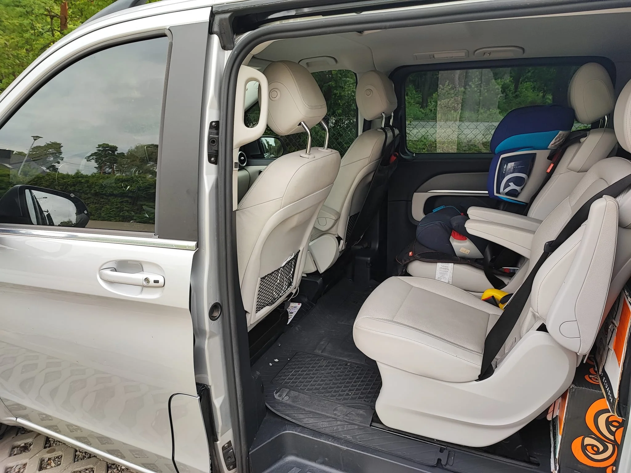 Wholesale Original Auto Seat Beige and Black Van Seat for W447 Mercedes Benz V260 and V class