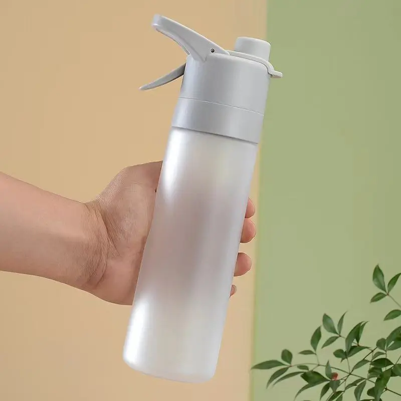 Nice Spraying Drinking Kids Water Bottles with Flip Cap Cheap Tomatodo BPA Free Plastic 650ml Minimalist Drinkware for School
