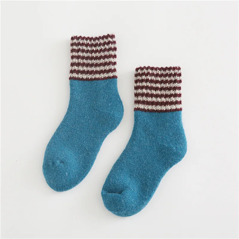 Factory high quality new desgin style colorful winter warmer cozy wool socks thicken women