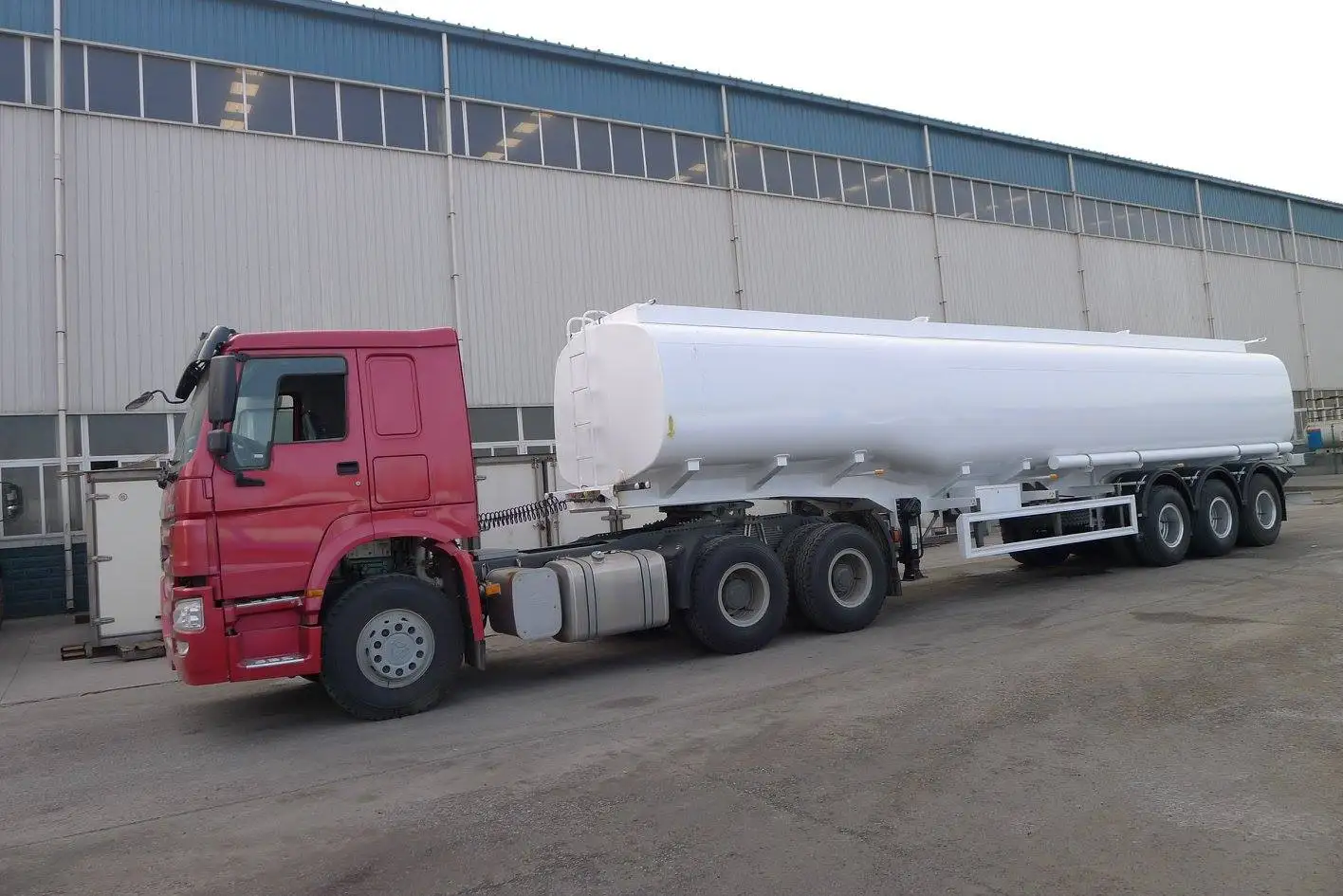 Low Prices 3 Axle Bitumen Tank Truck Asphalt Tankers