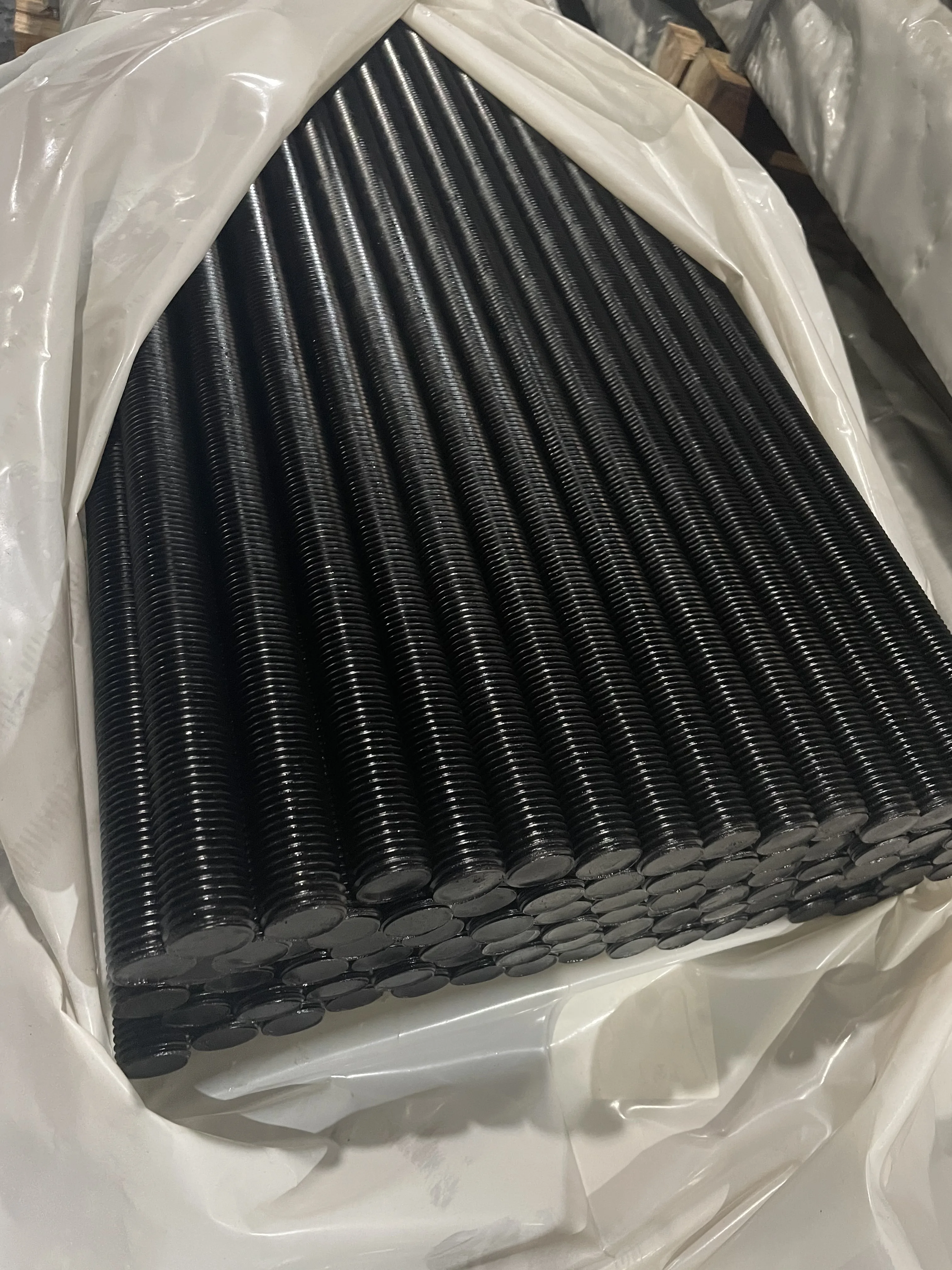 High Strength ASTM  A320 Grade  B8  B8T  B8M L7 L43 Alloy Steel/Stainless Steel Stud Bolt Set stud bolts with nuts and washers