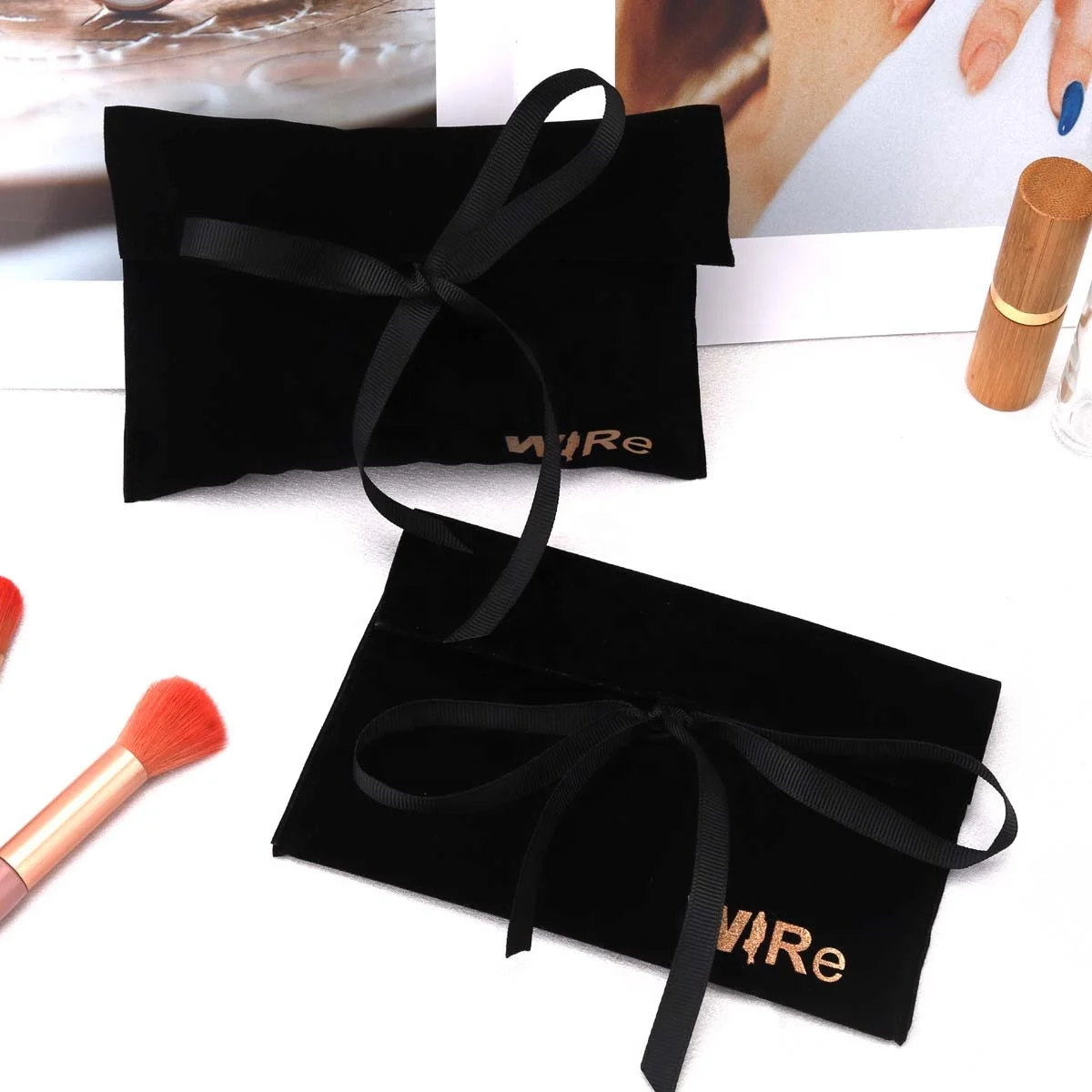 Wholesale Velvet Envelope Pouch Recycled Wallet Pillow Clothes Packaging Dust Faux Suede Velvet Envelope Gift Jewelry Bag