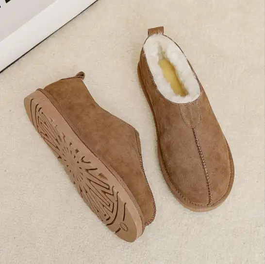 2023  casual durable  warm soft  leather fur lined winter shoes moccasins  For Men