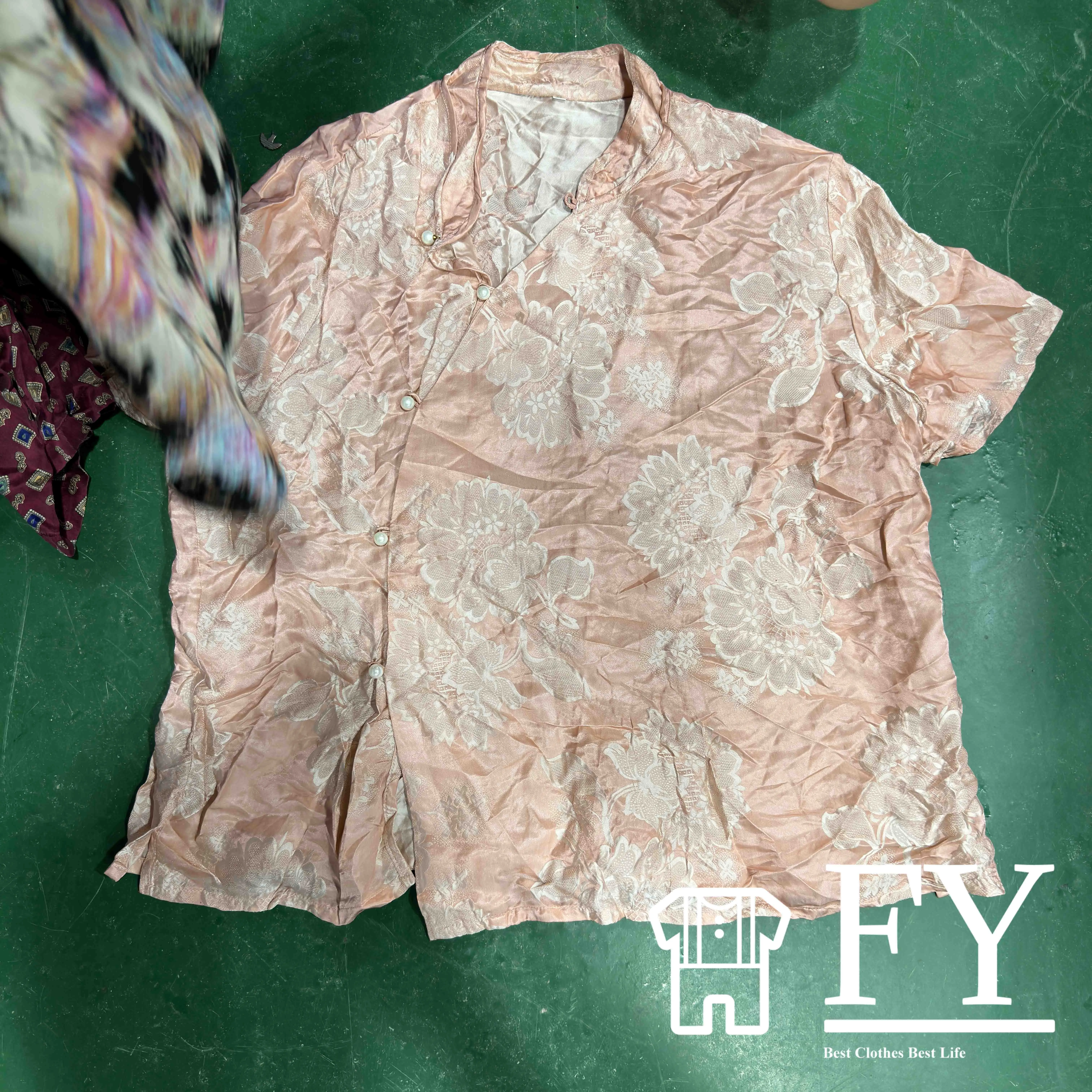 FengYang thrift Wholesale Second Hand Clothing Used Ladies Silk Blouse Buyers For Used Clothing