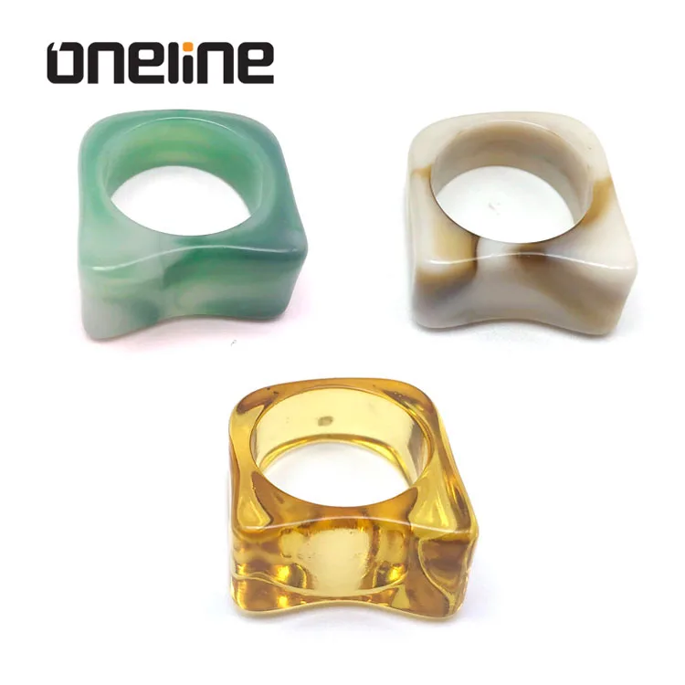 2022-2023 Hot Trendy Vintage Color Geometric Acetic Acid Clear Resin Index Finger Rings Chunky Square Acrylic  Rings for women