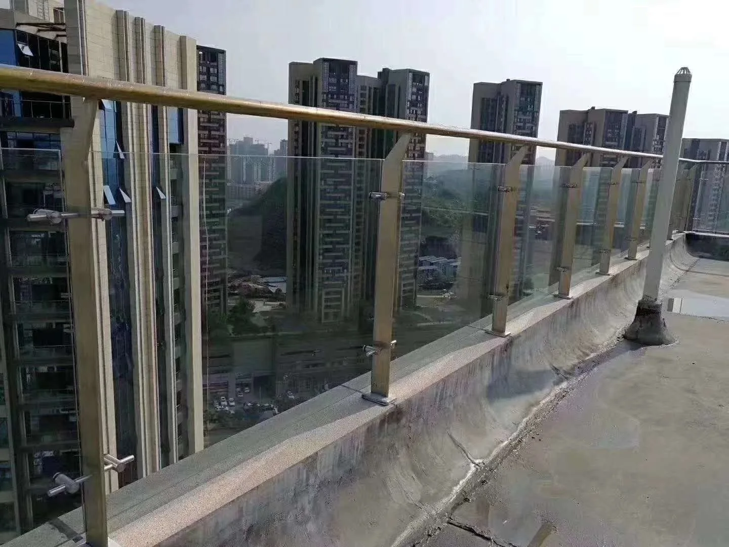 Modern Stainless Steel Glass Railing Accessories Handrails Railing For Stairs