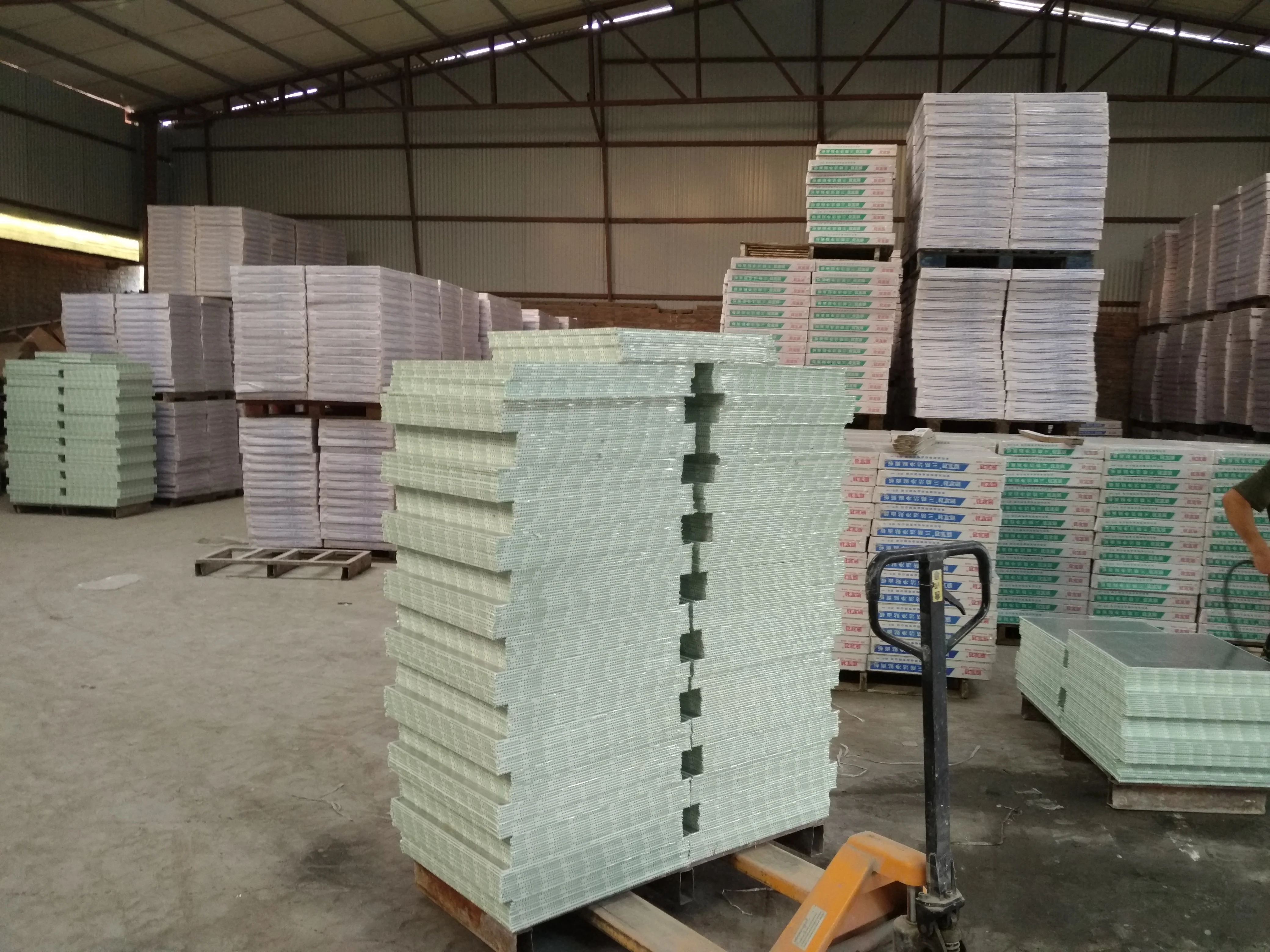 2x2 2x4 PVC LAMINATED GYPSUM CEILING TILES/BOARD/PANEL  AND ALUMINIUM FOIL BACKING