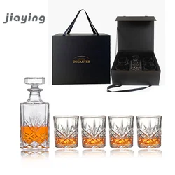 Wholesale Square Clear Whiskey Decanter Diamond Whiskey Glass Set With 4 Cups For Bar