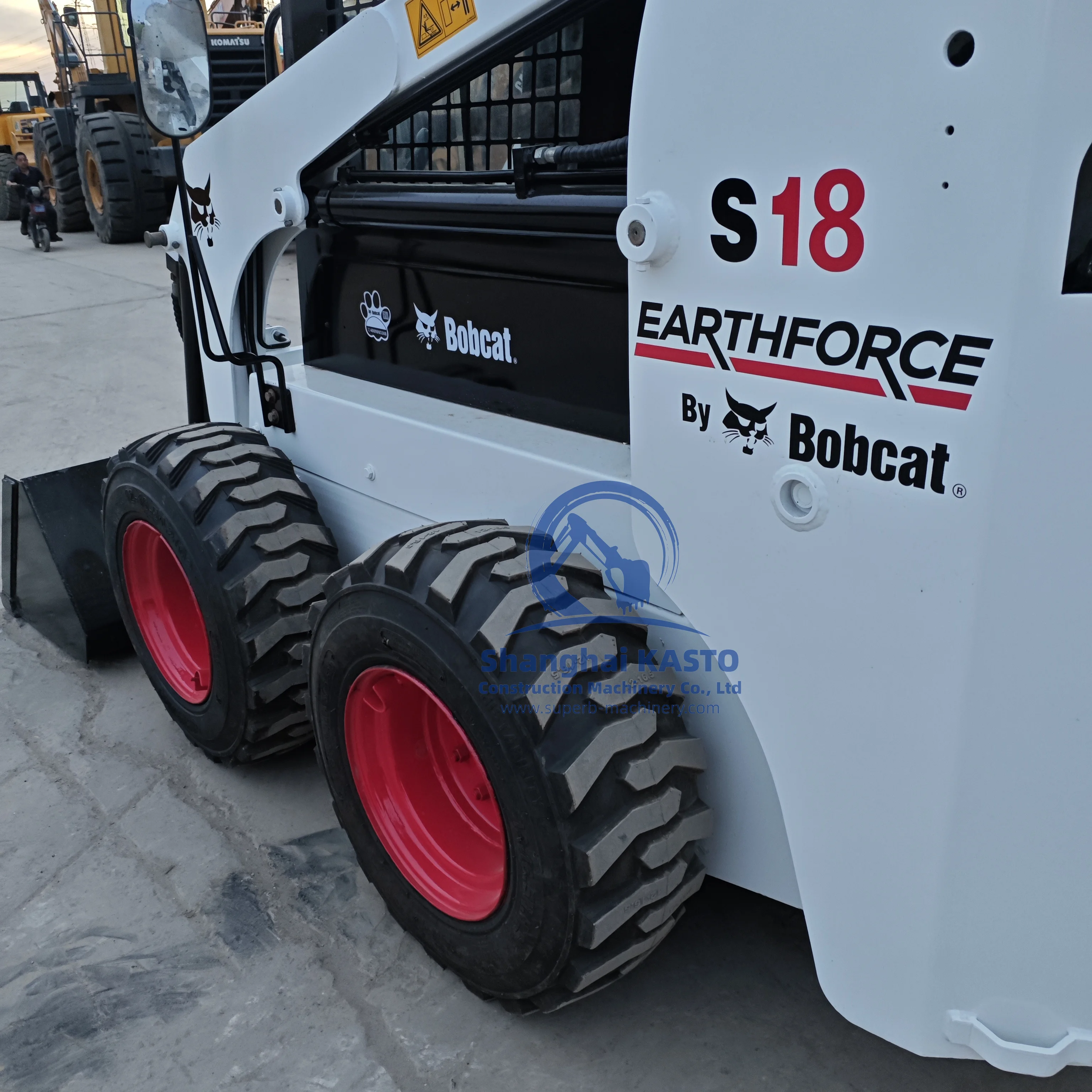 Используется оригинальный колесный погрузчик Bobcat s18 с хорошим состоянием недорогой S18 S250 T300 рулевым погрузчиком для продажи