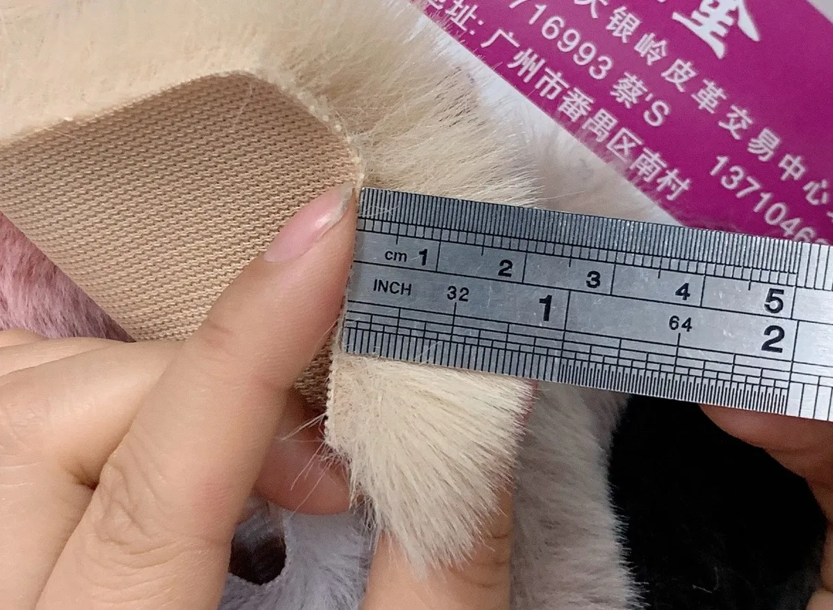 Wholesale 1550GSM 22mm Pile Faux Fur Colorful Thick Faux Fox Mink Fur Fabric For Garment Home Textile