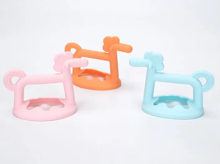 BPA Free Easy Grip Baby Activity Animals hobbyhorse Educational Toys Teeth wristband Silicone Baby Teethers with box