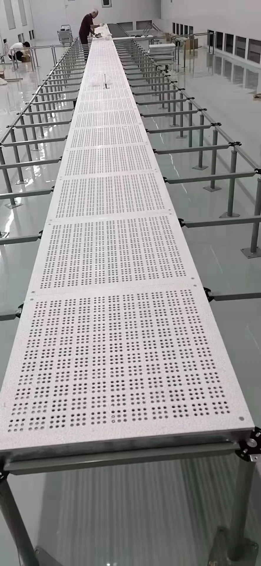 Aluminum alloy anti-static ventilated floor made of SPCC hard steel sheet