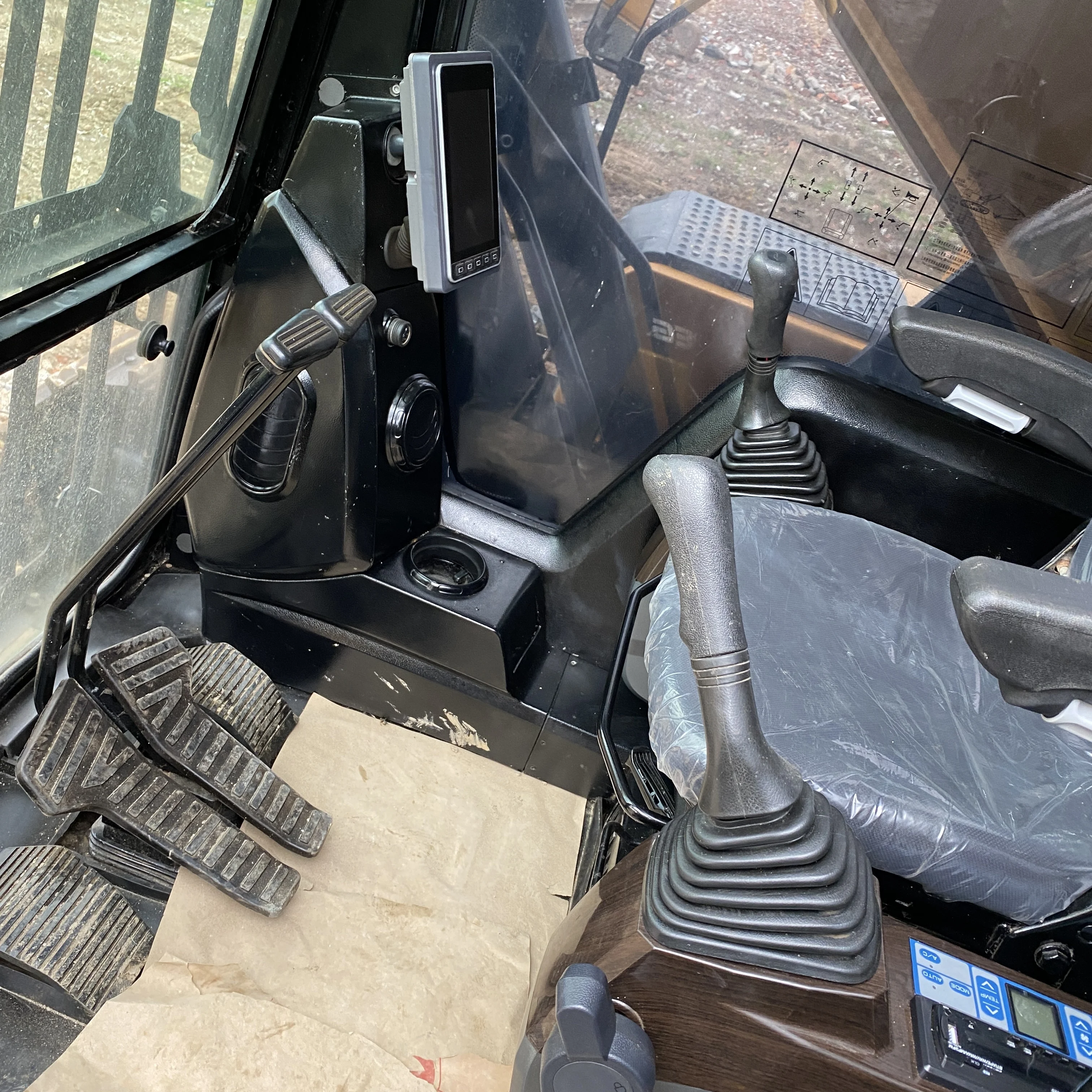 low loss in stock original SANY SY550H excavator In good condition Secondhand SY550H digger Short working hours