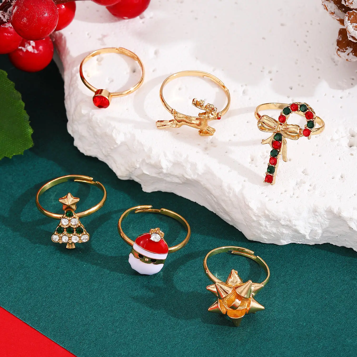 Merry Christmas Fashion Jewelry Set Oil Dropping Diamonds Christmas Trees Santa Hats and Deer Alloy Gold Plated 6-piece Ring Set