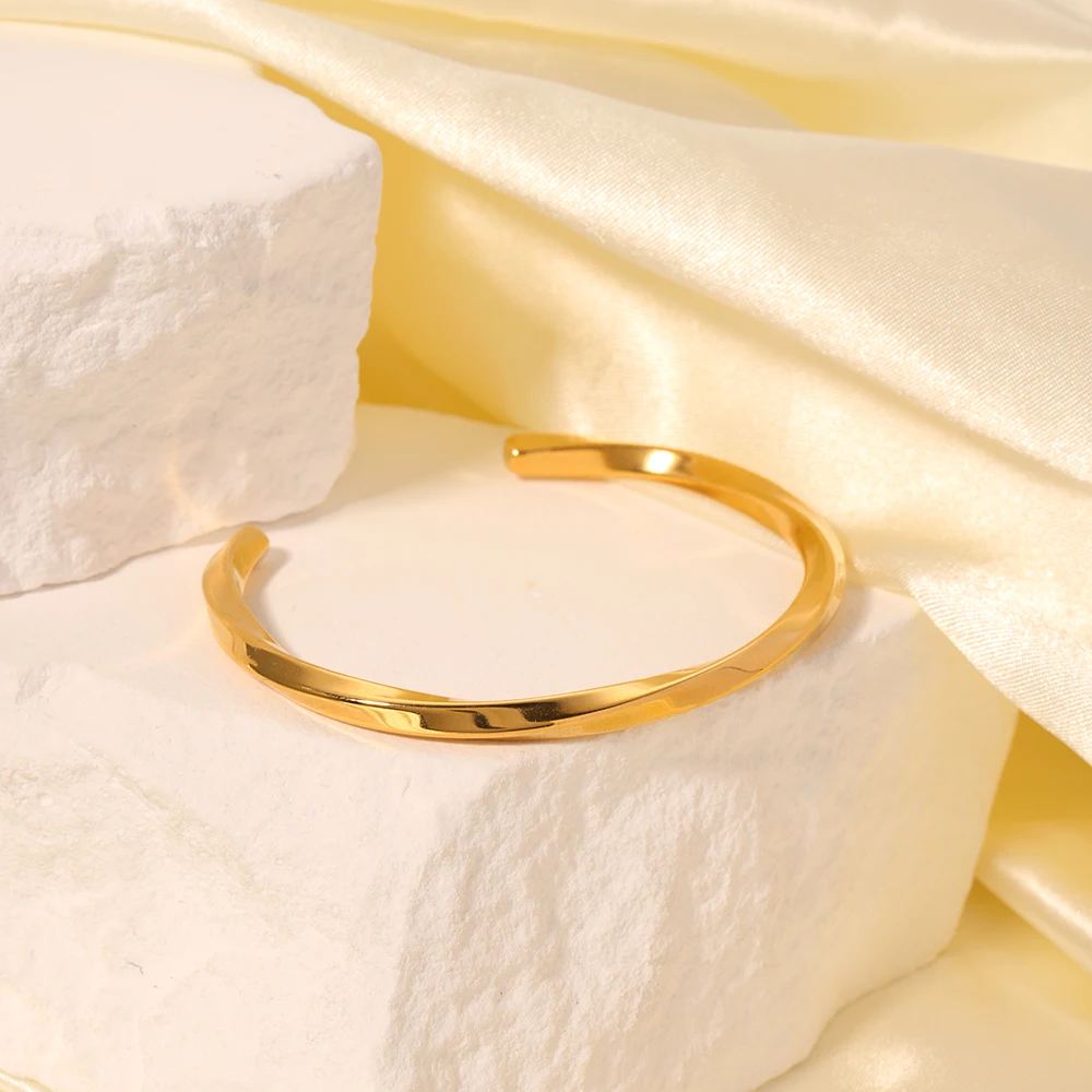 Minimalist Unisex Stainless Steel 18K Gold Plated Twisted Crescent Moon Irregular Wave Open Bangles