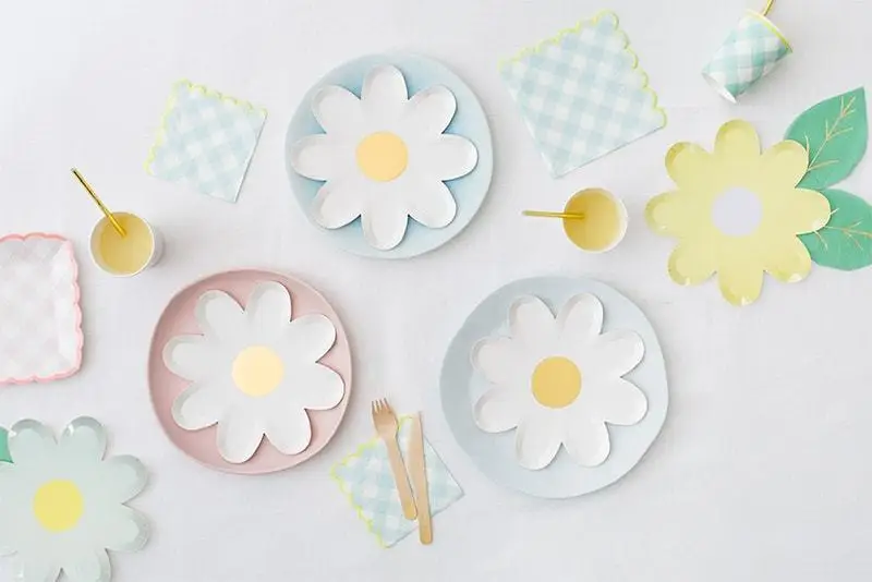 8pcs/bag 7inch party supplies decor disposable Sunflower Shape paper Dessert plates Flower cake dish dinner tableware New Year