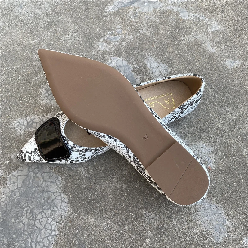Low price China wholesale cheap foldable normal flat pump shoes for women and ladies