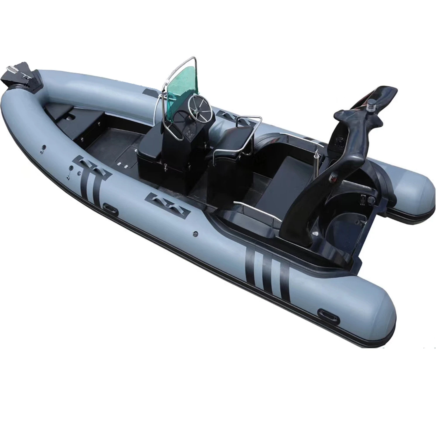 Небольшая надувная лодка из стекловолокна с жестким корпусом