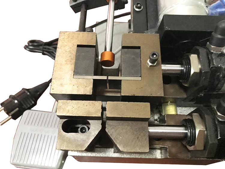 Pneumatic electric outside copper cable wire stripping peeling machine