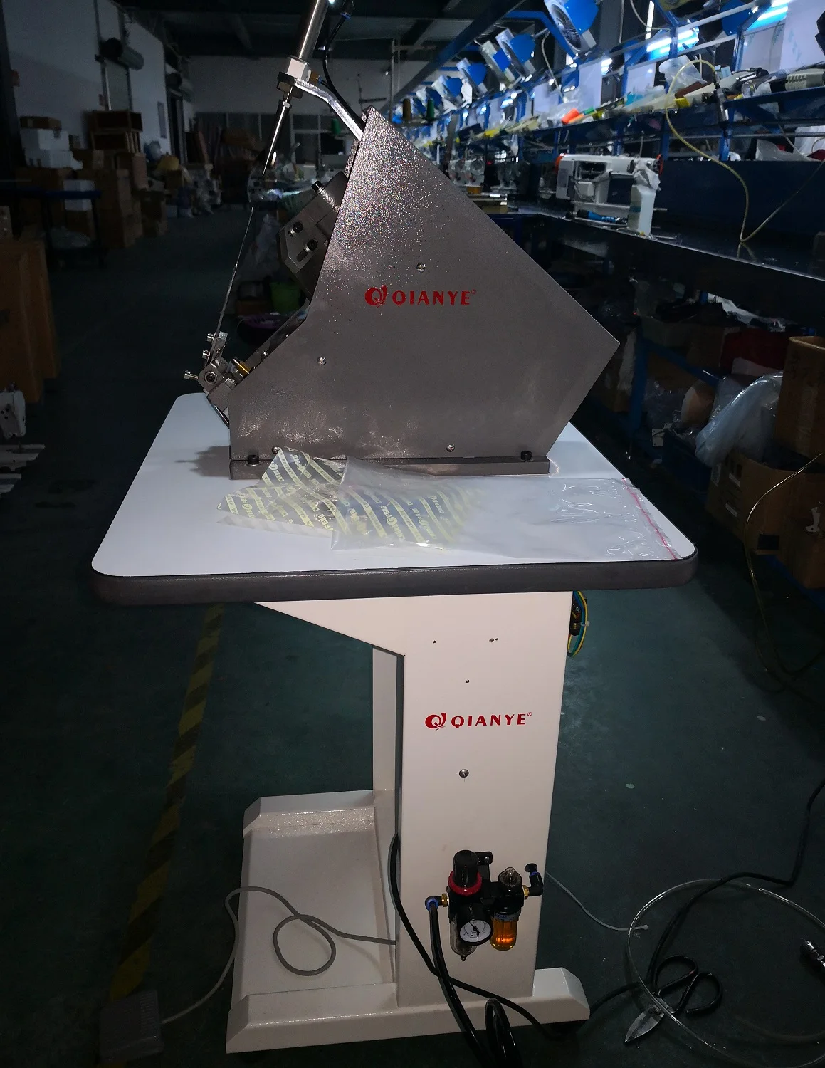 Collar turning machine QY-76FL The new collar turning machine sells well