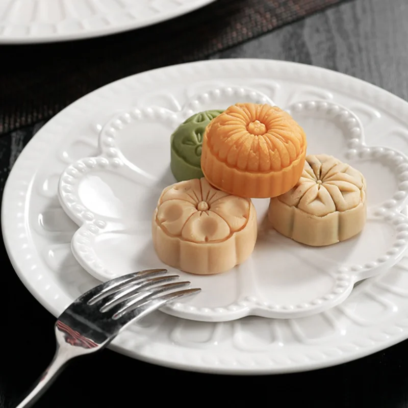 Elegant Embossed Design White Ceramic Dinner Plate Set