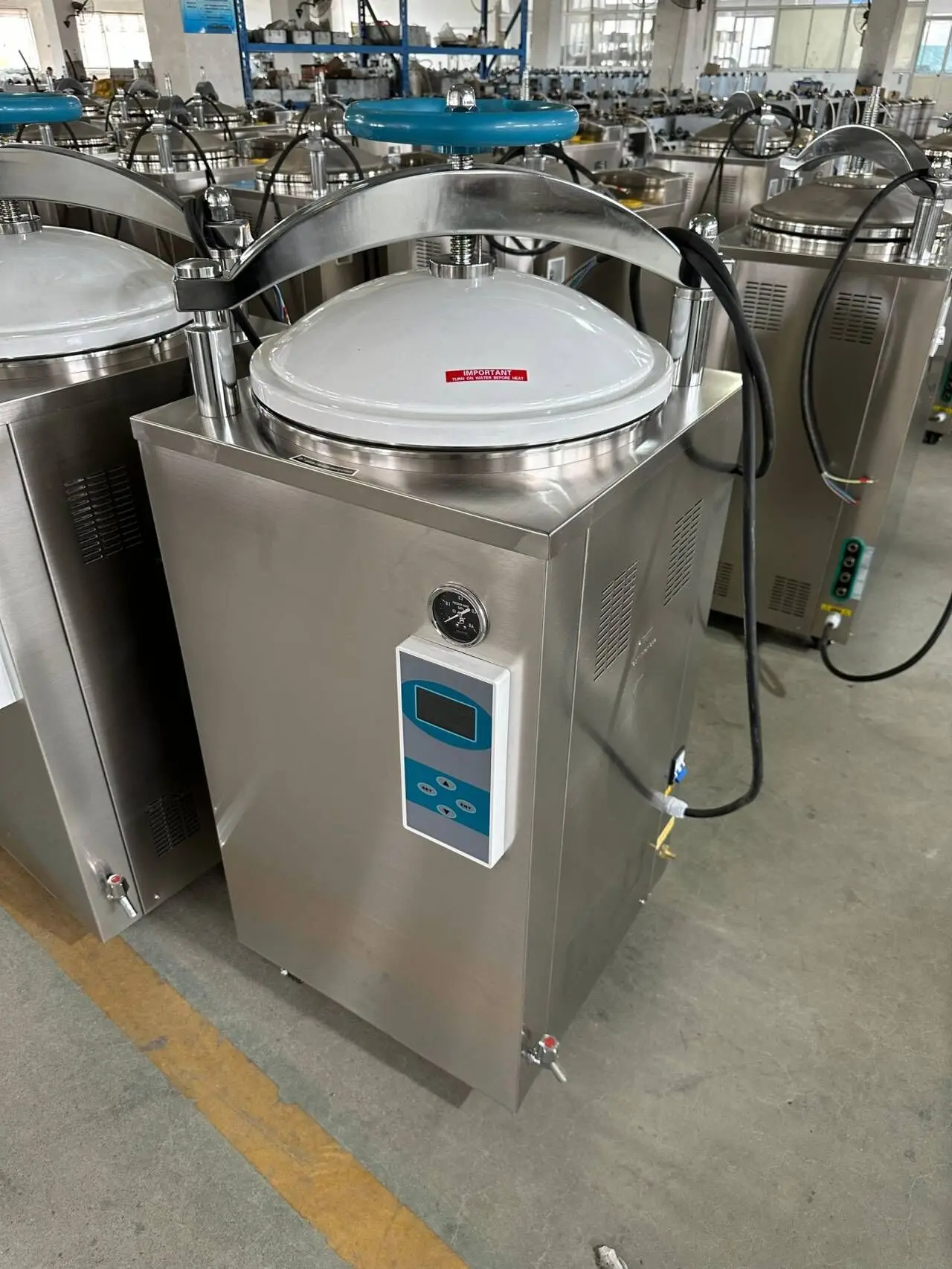 Easy Operation Hospital Autoclave Machine Vertical 100 Litres
