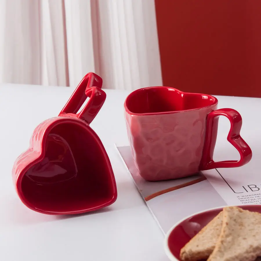 Hot sale ceramic couple heart shaped ceramic coffee mug customised logo household couple coffee mugs & cups
