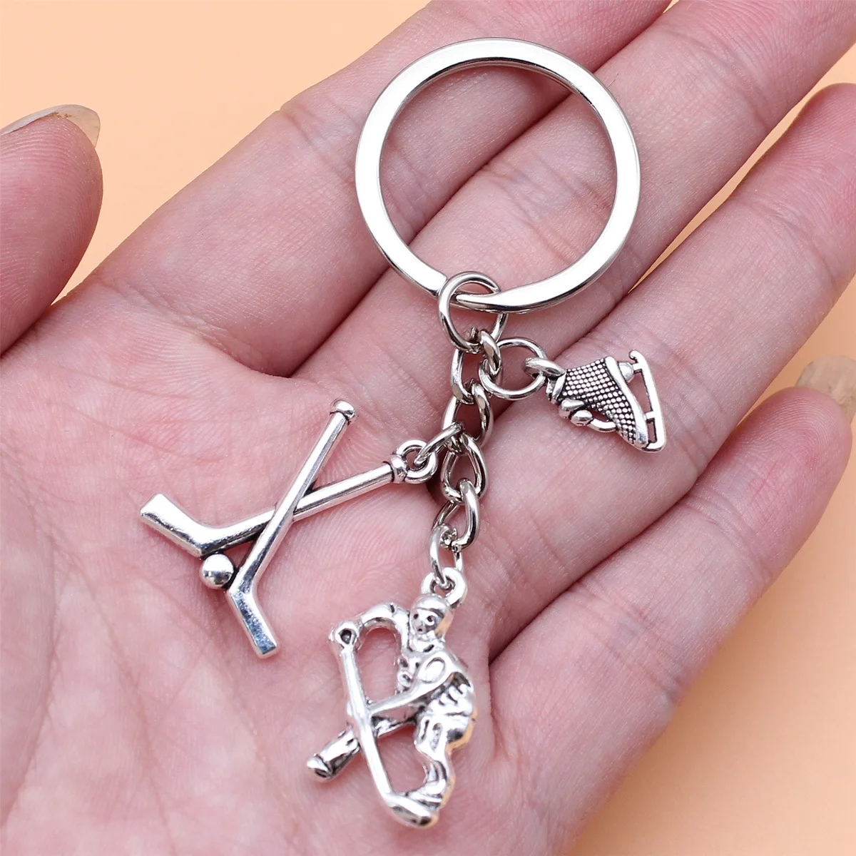 field hockey keychain Winter Skier Competition Sports Key chains Ski Key Rings hockey lovers Gifts Souvenir hockey puck keychain