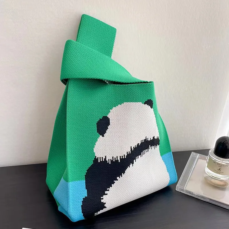 Панды вязаная сумка на запястье