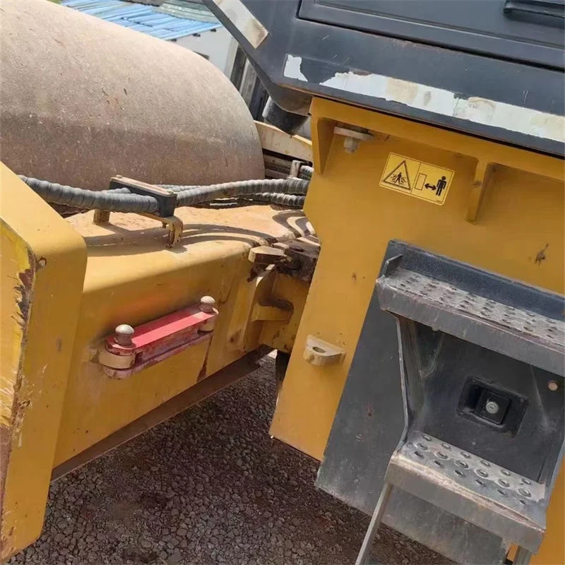33TON USED VIBRATING COMPACTOR XS33 HYDRAULIC USED SOIL COMPACTOR XS263J XS223J USED ROLLER COMPACTOR FOR SALE