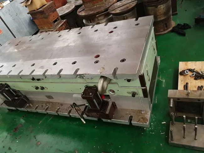 
SMC/BMC Compression Molding 