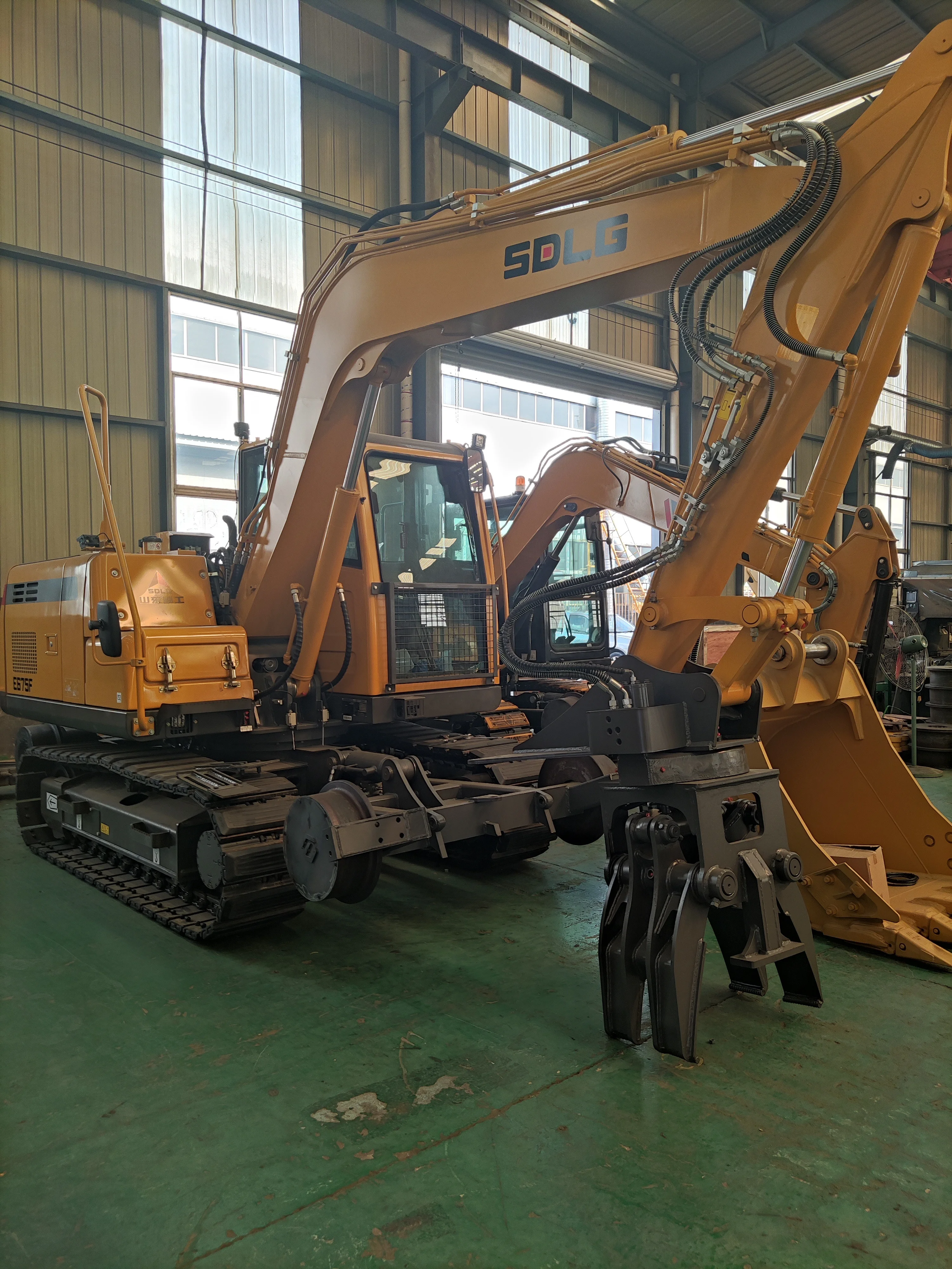 Hot Selling Railway Machine Railway Maintenance Equipment Sleeper Changer With Ballast Undercutter