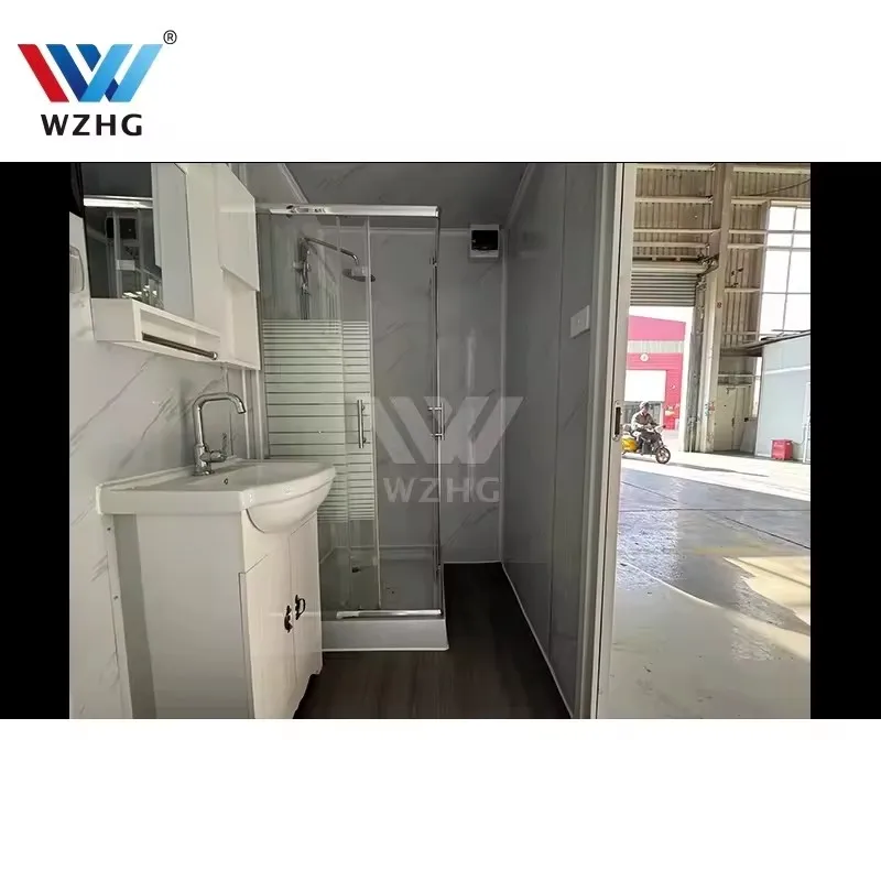 New Mobile Elevated Portable Full Shower Facilities Public Use Container Mobile Toilet